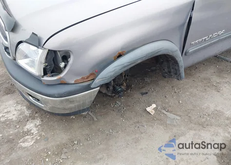 2001 Toyota Tundra Sr5 V8 z USA, uszkodzony, nr VIN 5TBBT44111S167971